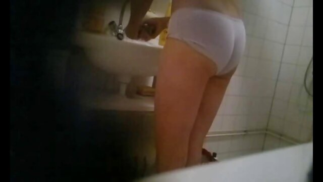 2 milfs film complet dorcel gratuit lesbiennes attrapées par des pompiers en voiture