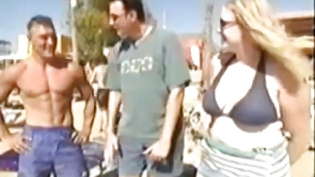 Black Domina retient et pelle un film porno 2018 complet esclave en culotte