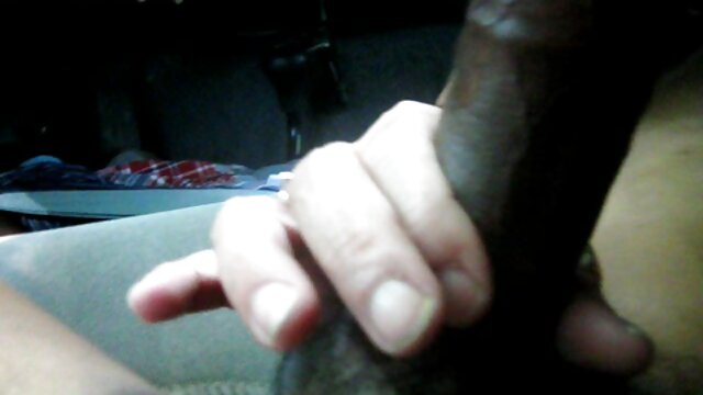 Chubby MILF pets film sex complet francais