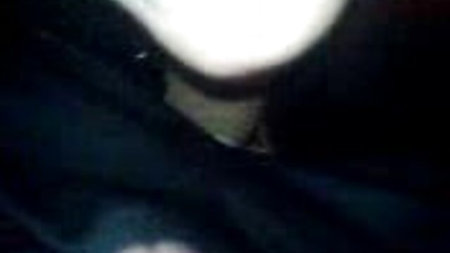 Fille blanche chaude écarte les jambes pour la BBC film complet dorcel gratuit